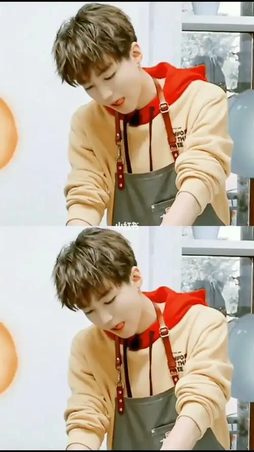 点开观看王俊凯小朋友吐舌头合集