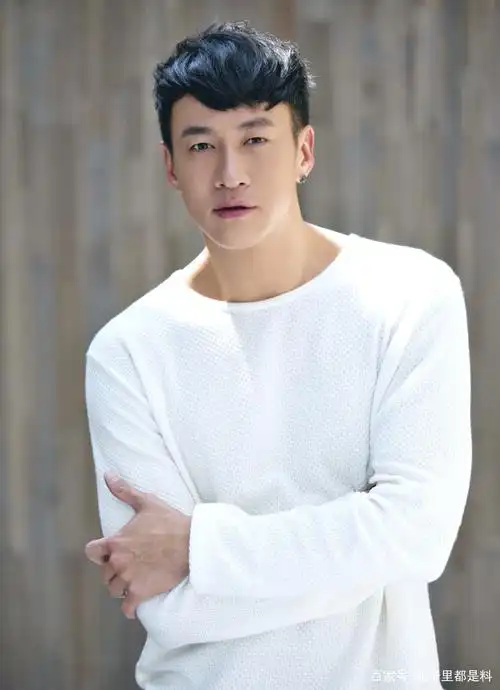 46岁的何润东急了!自曝想让38岁妻子自然怀孕,不行再试其他方法