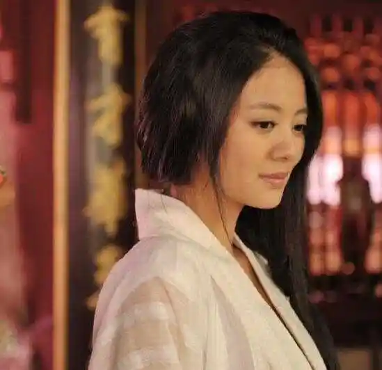 最后,梁山内部也有不少矛盾,梁山中不少人并不想上梁山,如卢俊义,李应