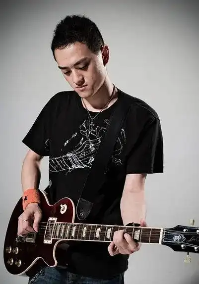 知名音乐人赵英俊去世年仅43岁姚晨张靓颖等好友发微博悼念