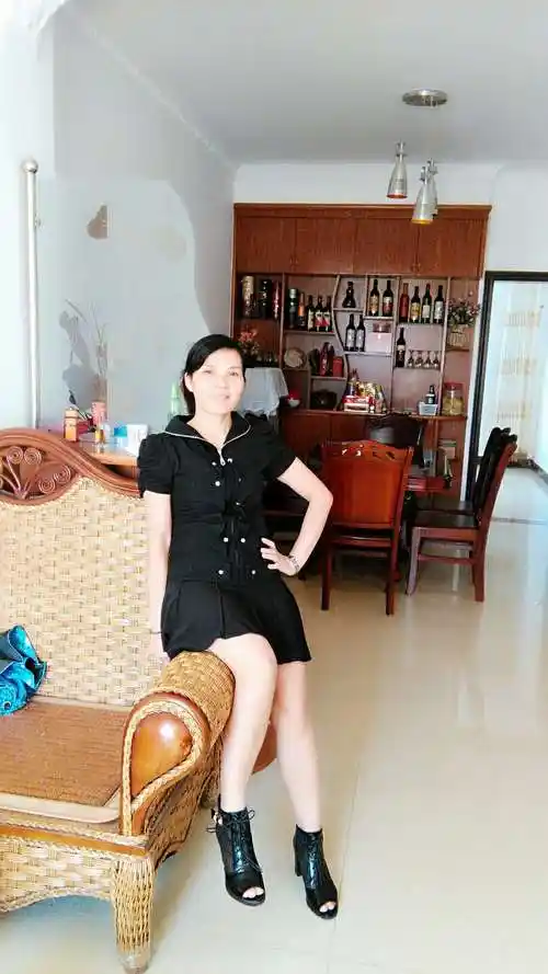 52岁离异女征婚照片(id:3581078)_广西南宁征婚交友_我主良缘网