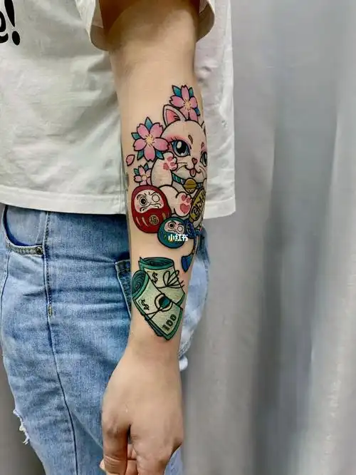 女生纹身之招财猫猫