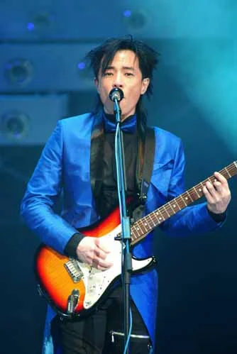 图文香港传奇乐团beyond举行演唱会黄贯中