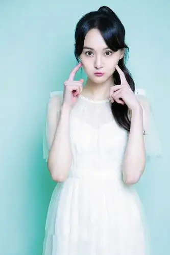 郑爽久违拍大片模样好青涩,网友:重回楚雨荨时光