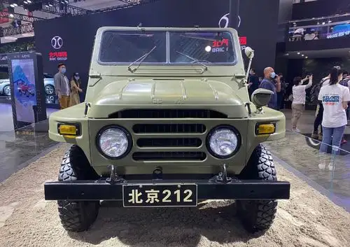 儿时记忆的纯正国产车北京吉普212