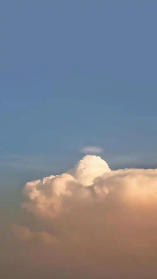 壁纸有云朵的天空唯美手机壁纸