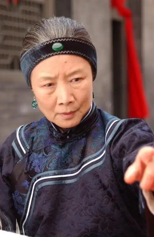 资料图片走西口主要演员吕中饰田老太太