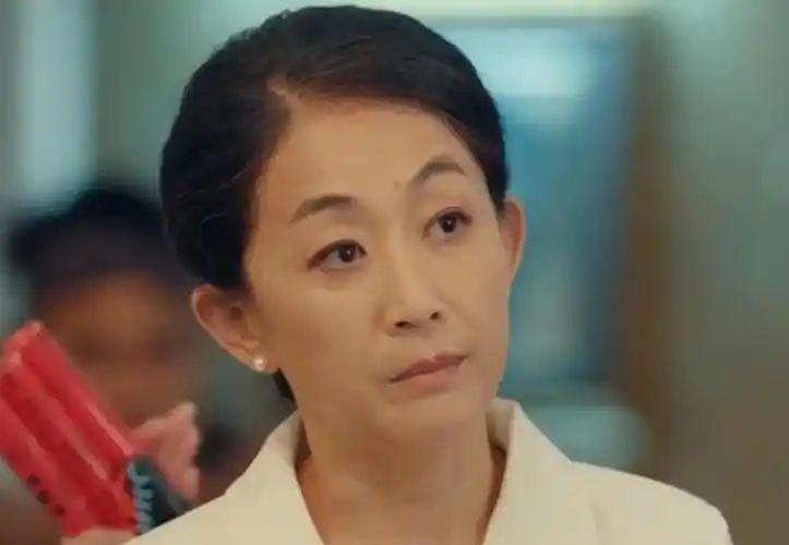 回顾唐静:前夫和秦海璐结婚后,独自陪儿子长大,如今选择泪目