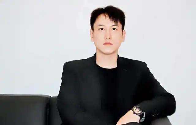 父亲生前为他留下133套房如今一套市值2亿他轻松跻身百亿富豪