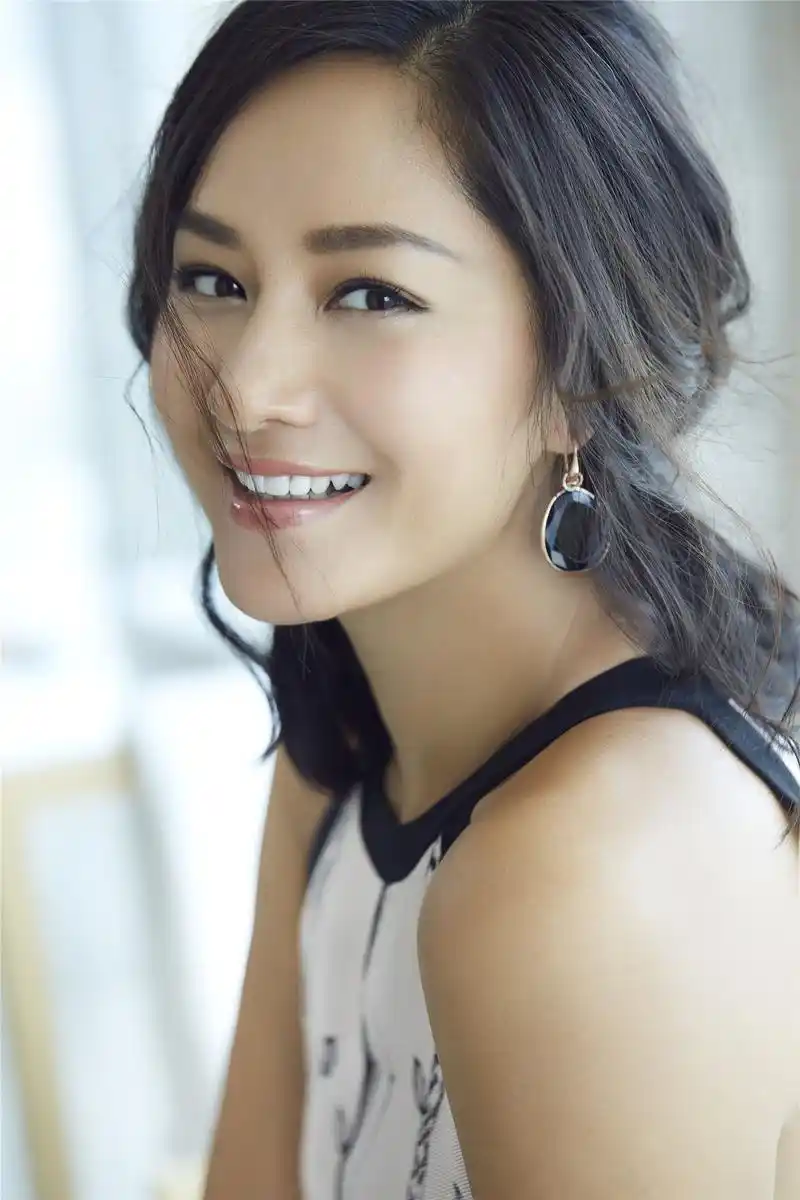 瞿颖经纪公司13524211195