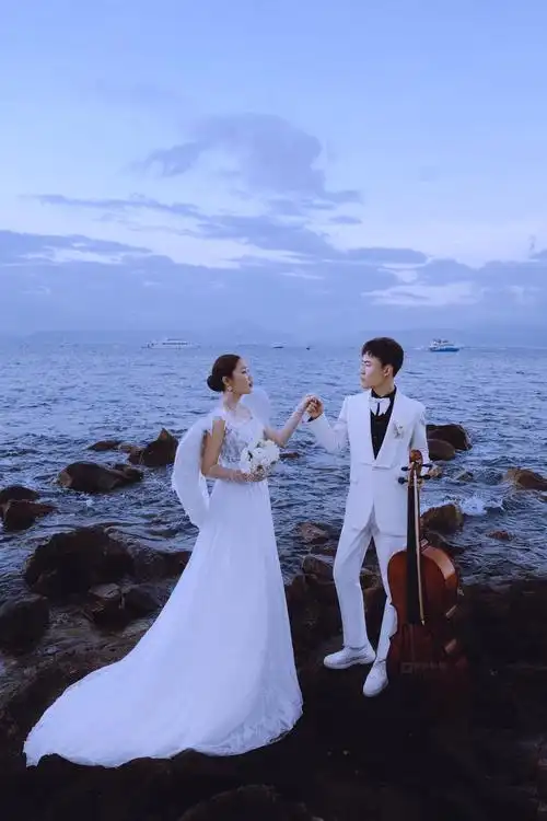 韩格聚爱极致浪漫的冷色调海边婚纱照