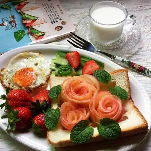 苹果玫瑰花早餐一份营养美味高颜值的早餐