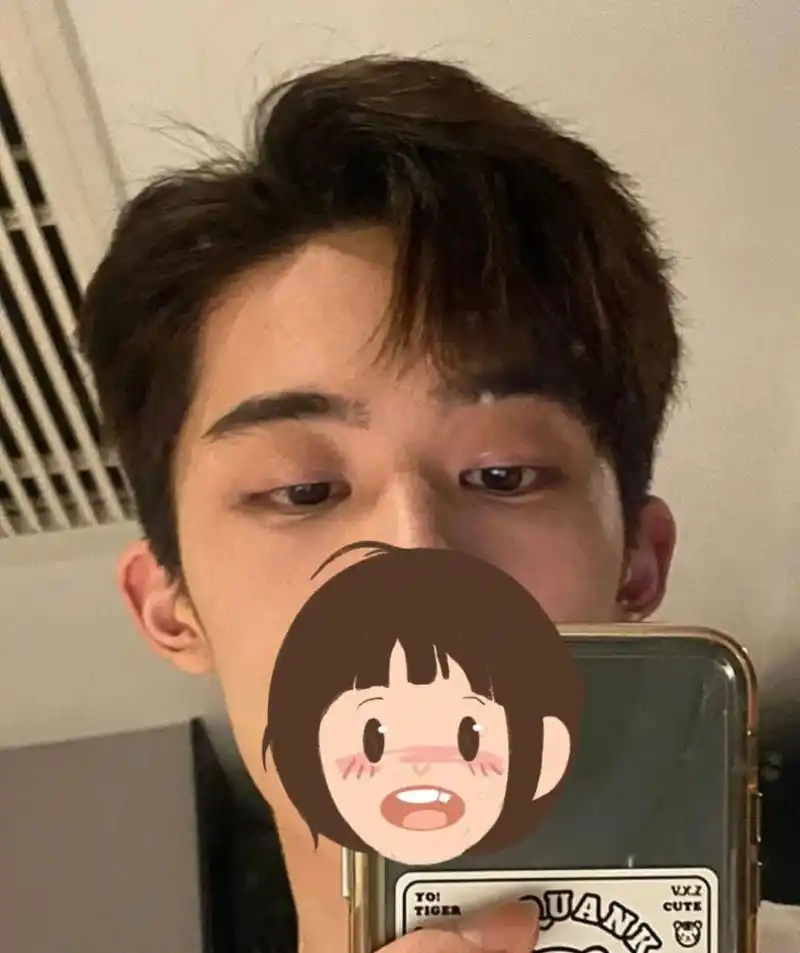 男生都喜欢的痞帅发型 韩系三七侧分 三七分纹理烫,适合圆脸国子脸