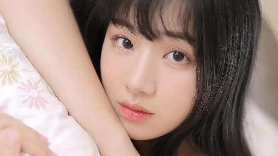 肤如凝脂漂亮抖音女孩壁纸-美女壁纸 - 壁纸之家