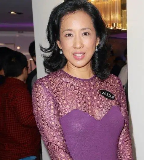 朱玲玲曾经是红极一时的最美港姐,作为香港tvb力捧的新人,朱玲玲还