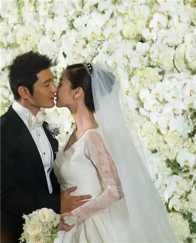 个名为"关爱宝贝"的慈善基金,他解释称"关爱宝贝就是关爱baby的意思"