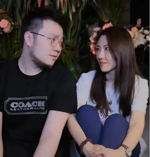 坐月子期间,宋丹丹和巴图轮流照顾孩子,让王博谷安心调养