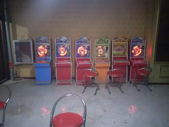 洗浴中心暗藏赌博机机器销毁人拘留