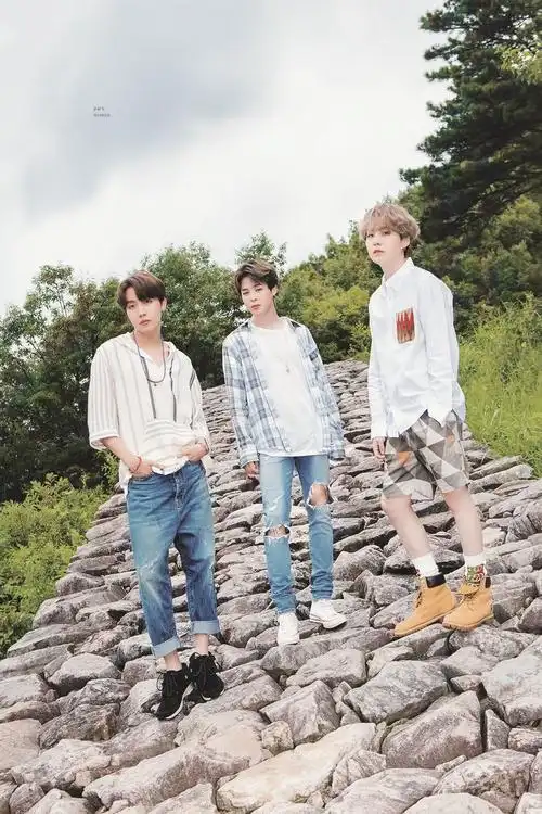 秋日暖男防弹少年团2019新写真集画报释出