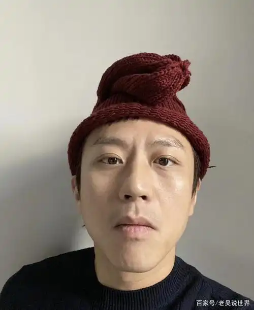 邓超发微博晒孙俪手织毛线帽,夫妻互动很有爱,花式晒图网友笑翻