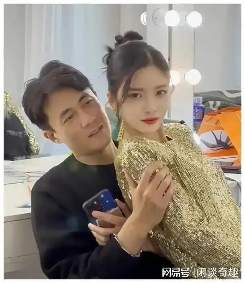 王灿与杜淳秀恩爱大型翻车男方用手推她表情明显一脸嫌弃