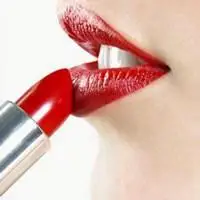 正在涂口红的女生头像_微信头像图片大全