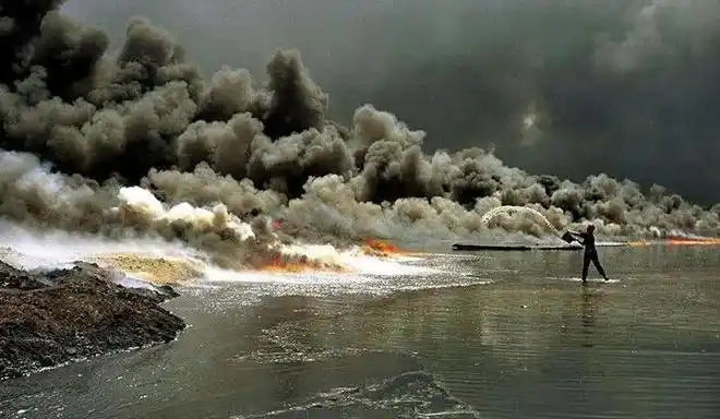 海湾战争旧照曝光:比电影中惨烈百倍,最后一张令人太揪心了