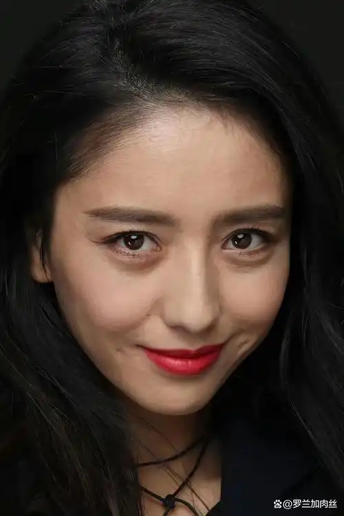 佟丽娅镜头怼脸图