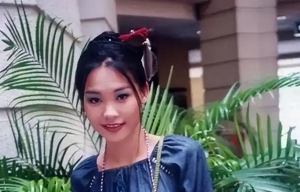 街头卖唱丈夫抛弃这8位女星晚年凄凉多位惨淡收场