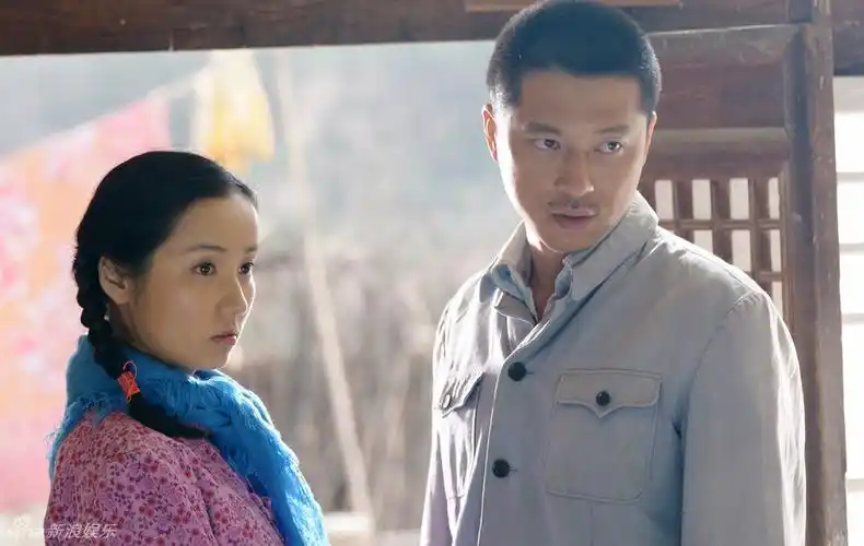 组图:《平凡的世界》吕一追王雷陷三角恋