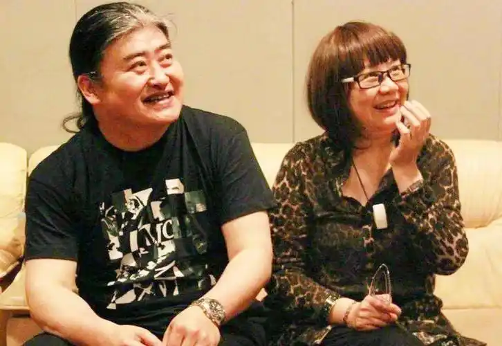 刘欢与妻子卢璐闪电结婚的经过