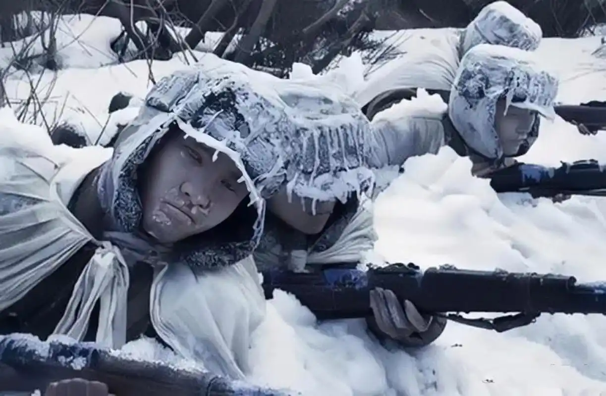 长津湖"冰雕连"的悲壮真相:一百多名战士活活冻死,美军看到后全体脱帽