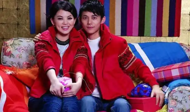 何炅在娱乐界与李湘和谢娜是两位关系最为亲近的好友.