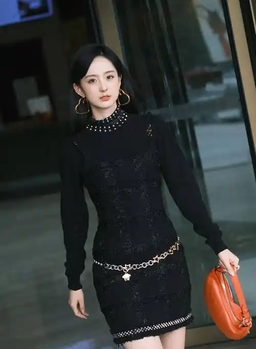 许晓诺黑色连衣裙美腿写真_网友_看法