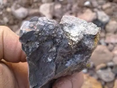 中国5月铝矿,镍矿进口同比大增