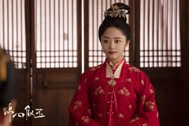 谭松韵红衣古装也好美!