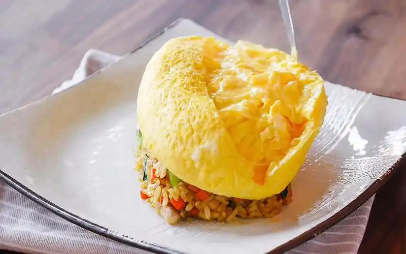 《幸腹涂鸦》中的二次元料理,梦幻咖喱蛋包饭零失败旋风蛋包饭!