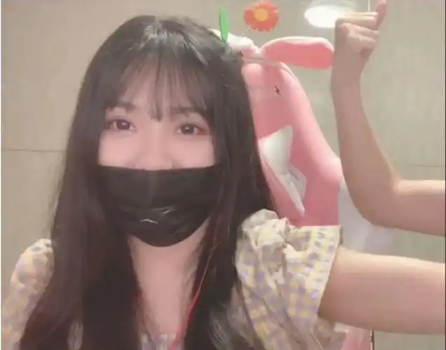 早期开播视频被扒出,,那时还叫糯米团子|直播|斗鱼|露脸_网易订阅