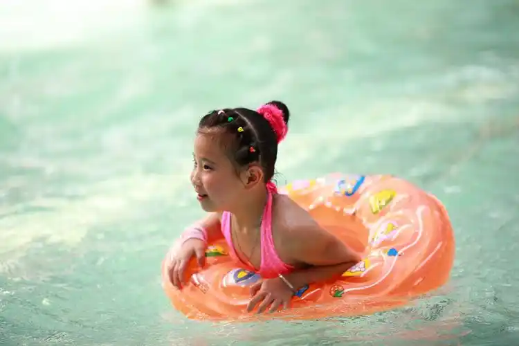 玻璃片的童年时光——游泳