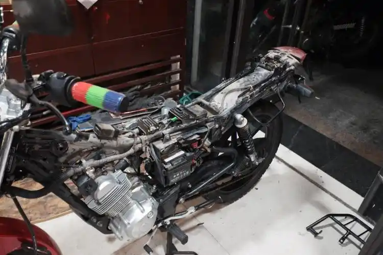 复古机车雅马哈yb125z改装案例