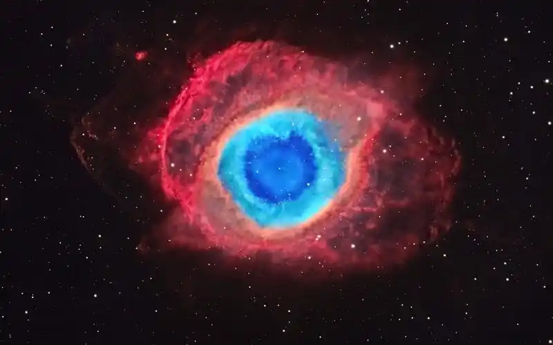 【4k】我们用两台望远镜超长曝光拍摄到的上帝之眼