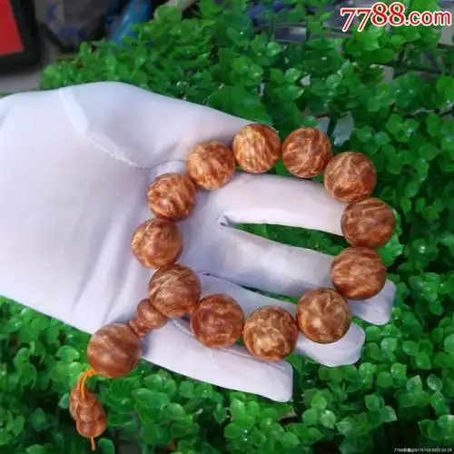 "商品>>>>99北沉香琥珀木手串