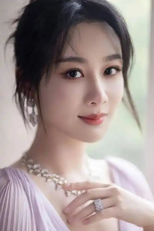 女星杨紫造型合集:唯美优雅,公主气质