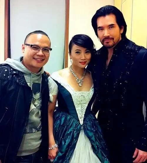 回顾著名歌手朱桦:曾婉拒费翔求爱,陪妈妈抗击"阿尔茨海默病"