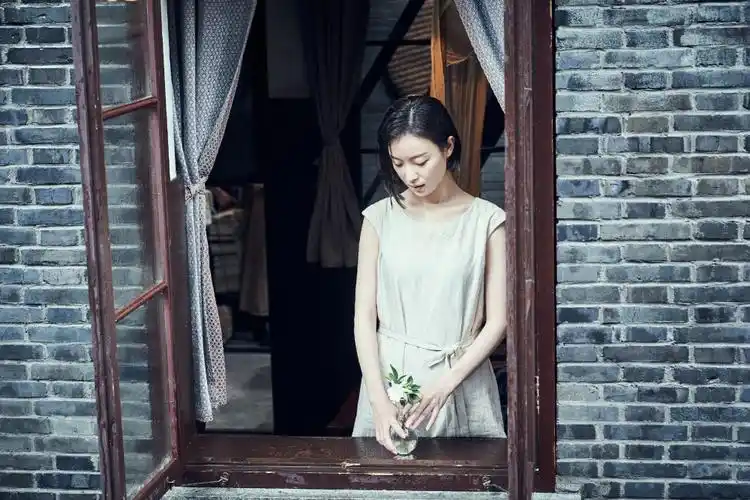 倪妮出演1921获好评不仅造型吸睛还让经典唯美的一幕定格