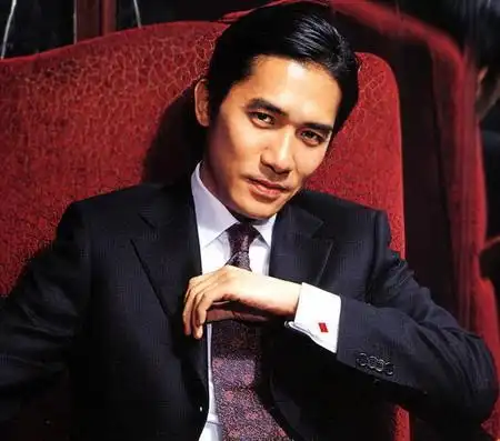 真正有气场的人,都会修炼出一双目光如炬的眼神,贵不可言