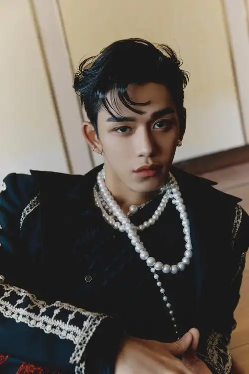 《kick back》_预告照_lucas#威神v#wayv超话#weishenv##lucas#黄旭熙