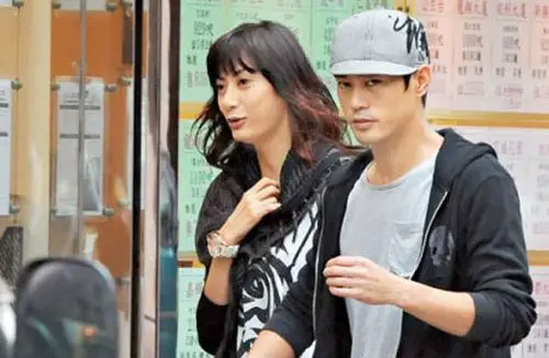 揭秘余文乐为何喜欢黄伊汶两人昔日甜蜜恋情大起底