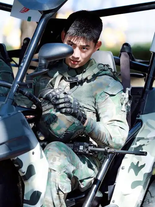 在傻子和帅哥之间随意切换浏览:121收藏:0支持:0上传时间:2021-07-12