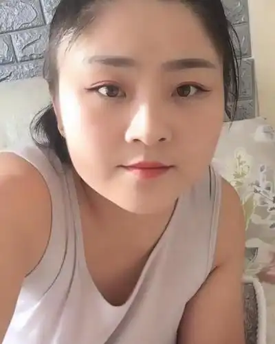 大龄剩女快三十没谈过恋爱 性取向都不明 谈何结婚呢